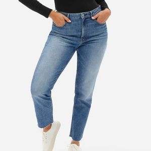 Everlane: The Curvy Cheeky Jean
